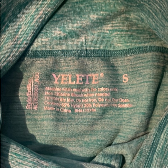 YELETE activewear Capri leggings set of 2 Size Small - Picture 3 of 3